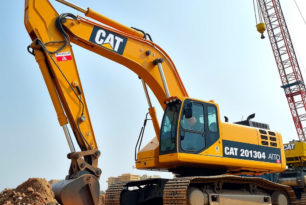 A Comprehensive Guide to Choosing the Right Machinery and Plant for Your Project A Comprehensive Guide to Choosing the Right Machinery and Plant for Your Project
